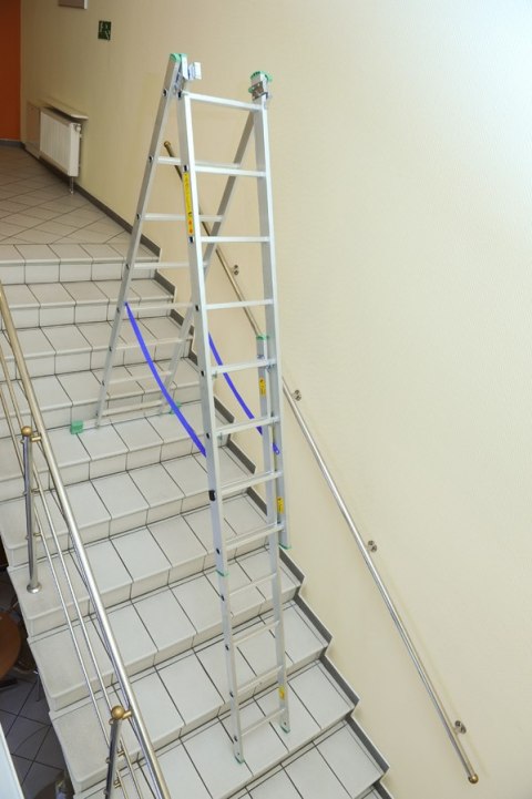 DRABINA ALUMINIOWA 3-ELEMENTOWA 589CM 9+9+9 SZCZEBLI DRABINA ALUMINIOWA 3-ELEMENTOWA 589CM 9+9+9 SZCZEBLI