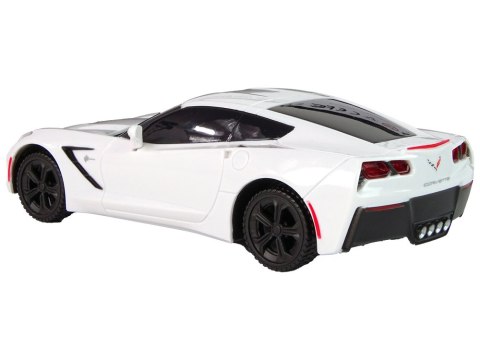 Auto Sportowe Corvette C7 1:24 Białe Auto Sportowe Corvette C7 1:24 Białe