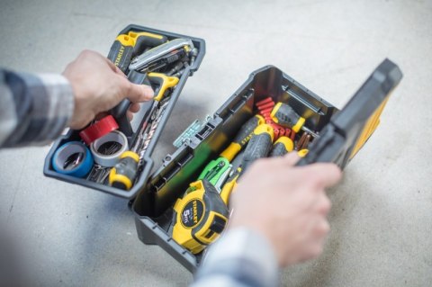 SKRZYNKA NARZĘDZIOWA ESSENTIAL ZATRZASKI METALOWE 12,5 SKRZYNKA NARZĘDZIOWA ESSENTIAL ZATRZASKI METALOWE 12,5