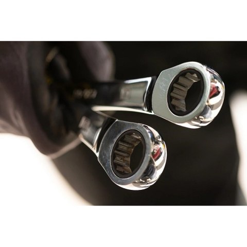 KLUCZ PŁASKO-OCZKOWY Z GRZECHOTKĄ 17 MM KLUCZ PŁASKO-OCZKOWY Z GRZECHOTKĄ 17 MM